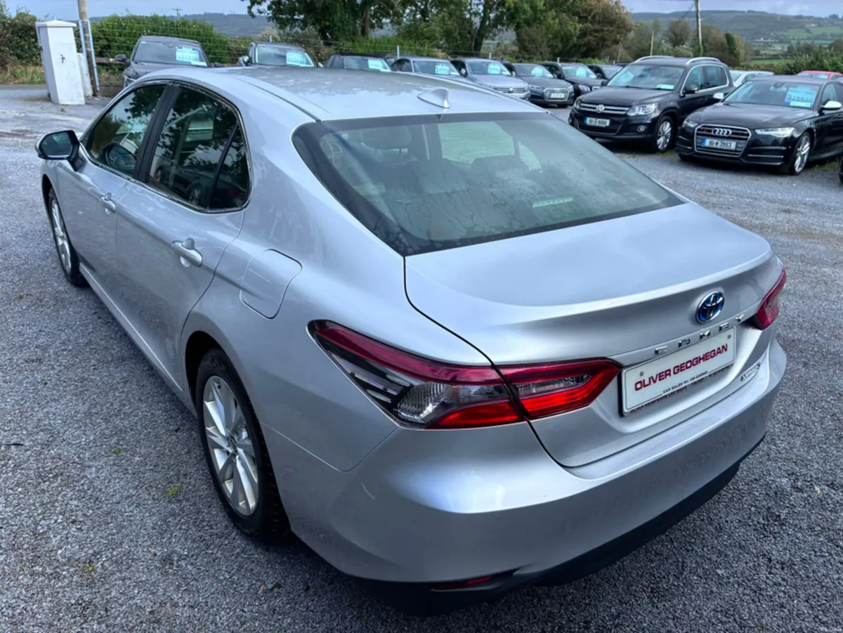 Toyota Camry SOL AUTO - Image 3