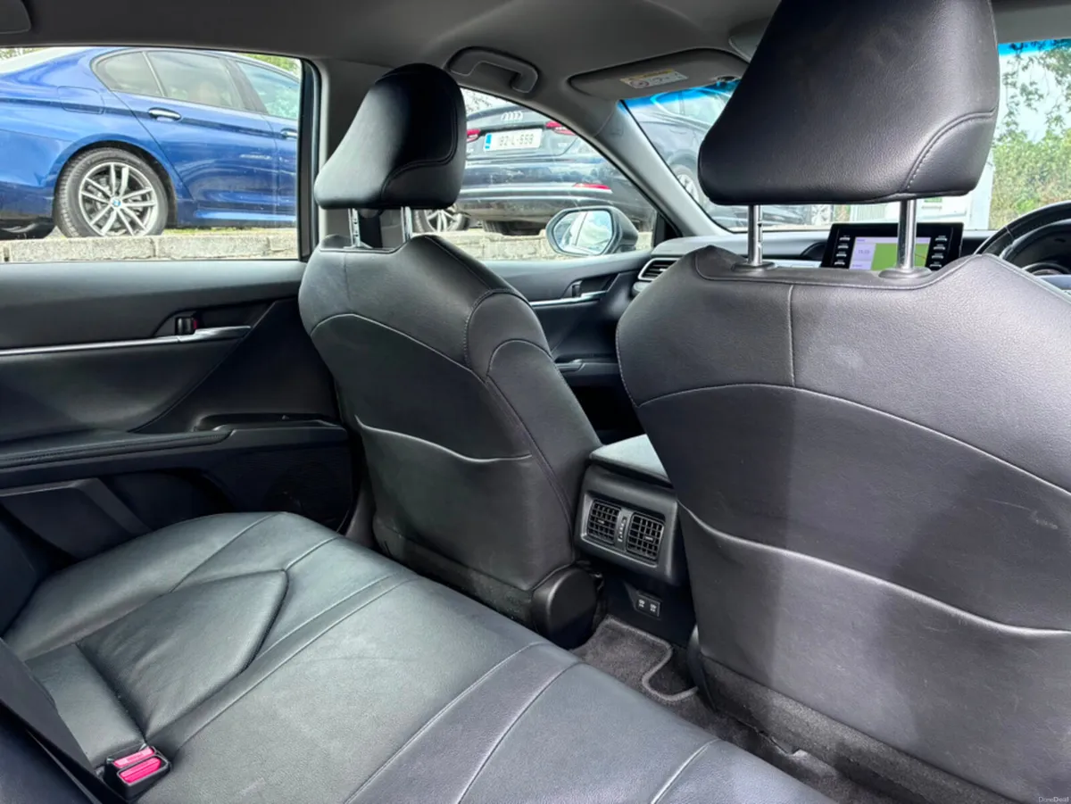 Toyota Camry SOL AUTO - Image 6