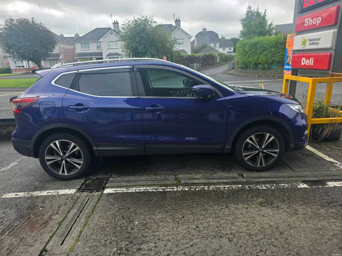 Low mileage Nissan Qashqai - Image 2