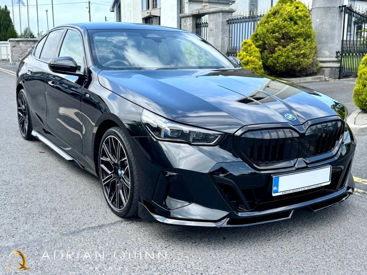 BMW 5-Series 530e M-SPORT AUTO==FULL M-PERFORMANCE - Image 4