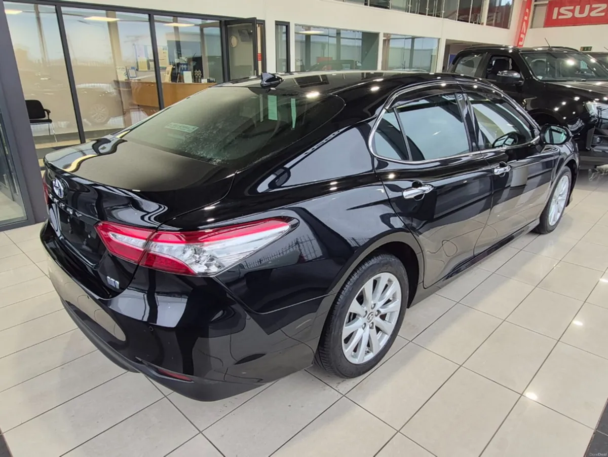 Toyota Camry G Hybrid - Image 3