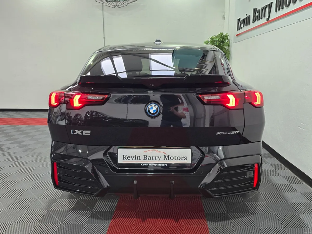 BMW iX2 X-DRIVE 30 M SPORT (PRO PACK) AUTOMATIC ** - Image 3