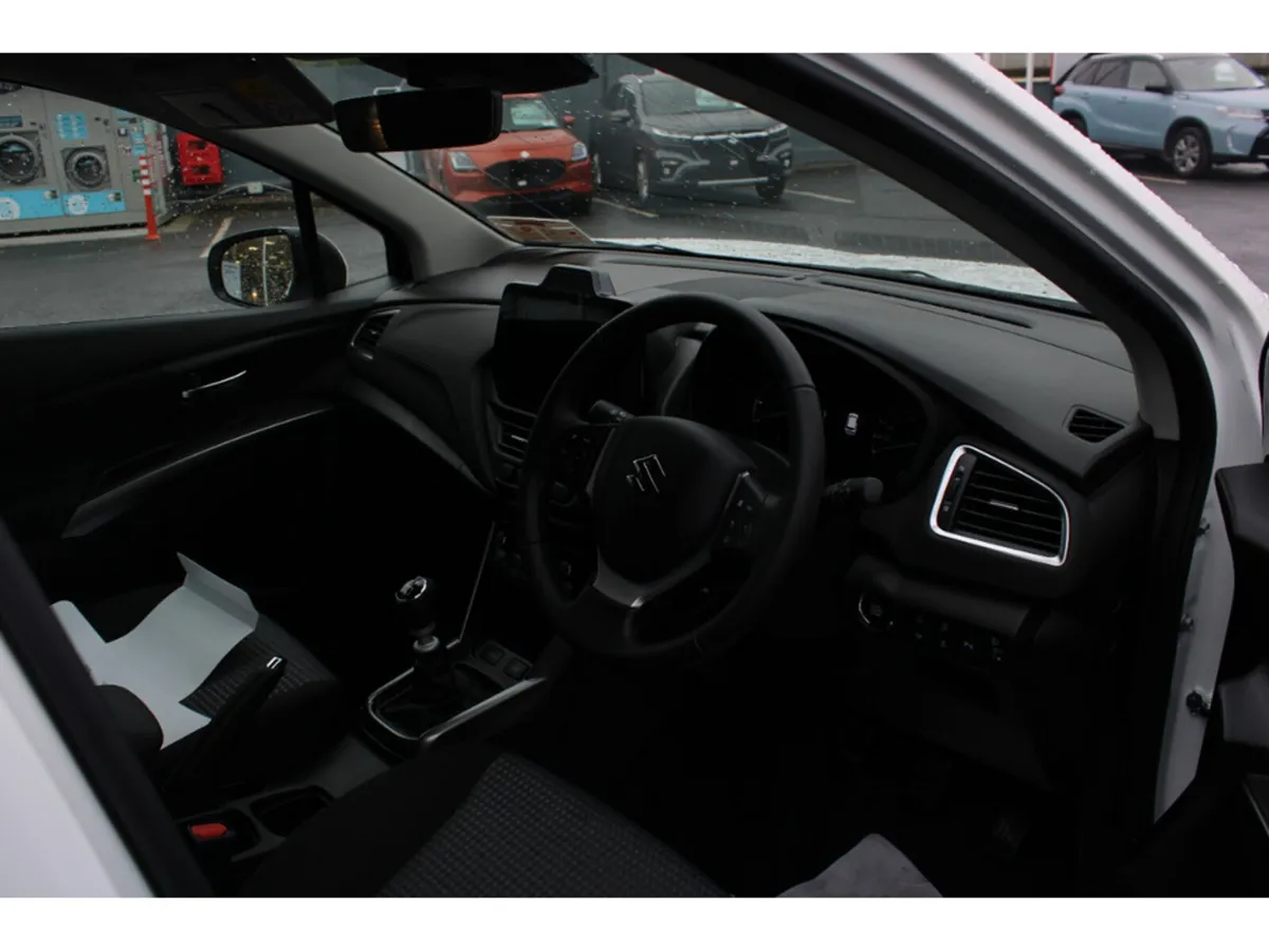 Suzuki SX4 S-Cross 1.4 hybrid motion +10 yr warran - Image 6