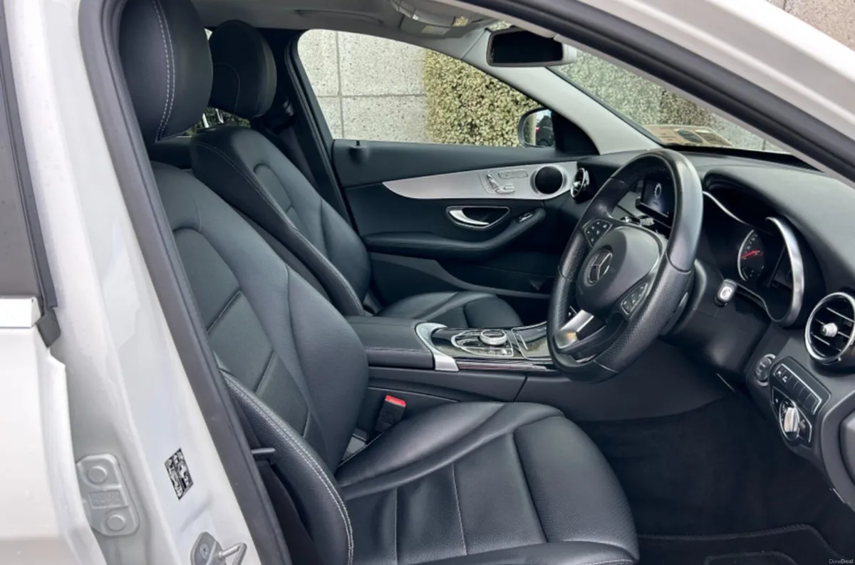 Mercedes-Benz C-Class 2018 - Image 2