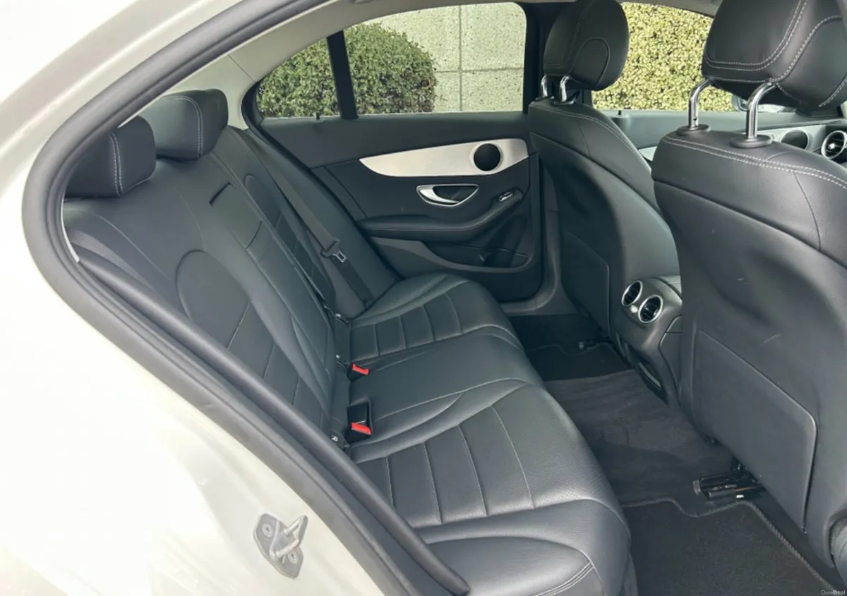 Mercedes-Benz C-Class 2018 - Image 4