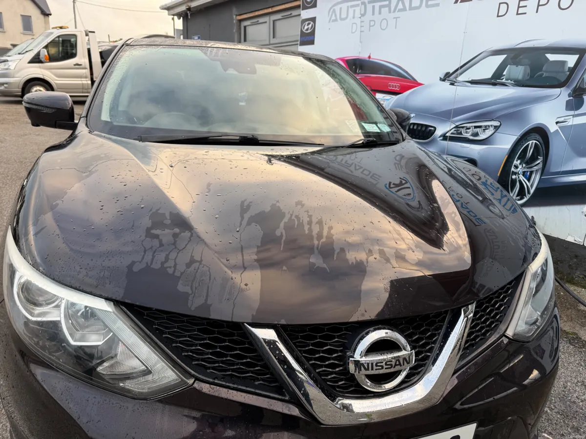 NISSAN QASHQAI  HIGH SPEC  LOW KM - Image 2