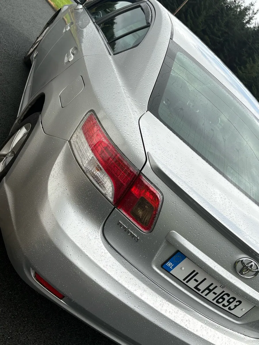 Toyota Avensis - Image 5