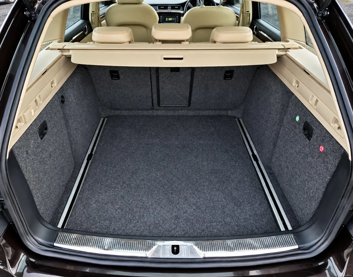 2015 Skoda Superb 2.0 TDI 170BHP DSG Elegance - Image 4