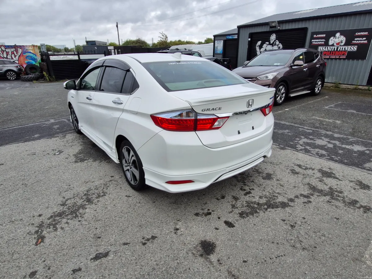 2015 Honda Grace 1.5L Hybrid with Full body kit - Image 3