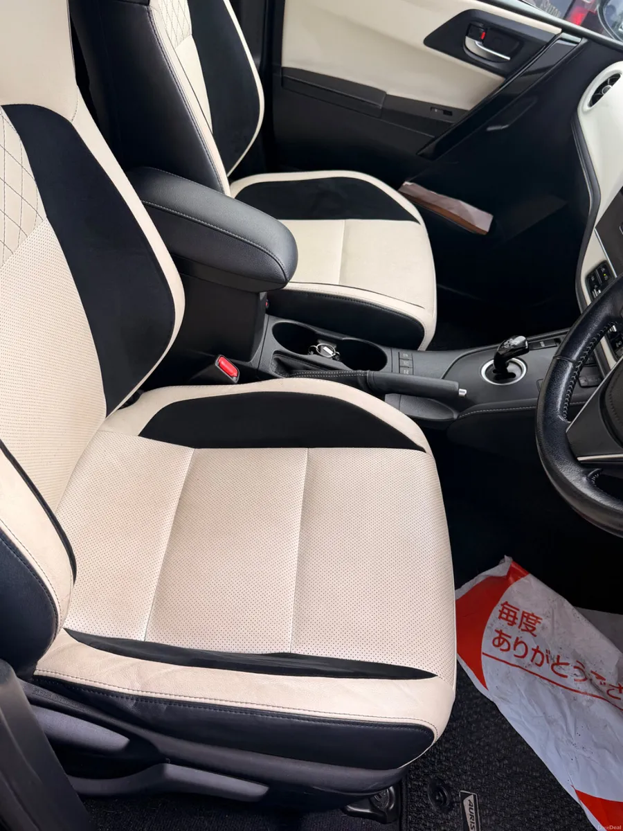TOYOTA AURIS 2016 HYBRID WITH TOP SPEC - Image 5