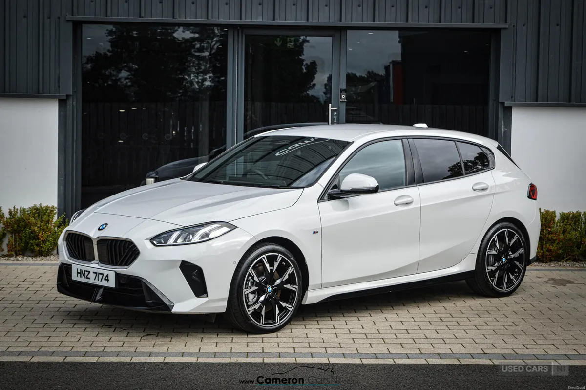 BMW 1-Series HATCHBACK - Image 1