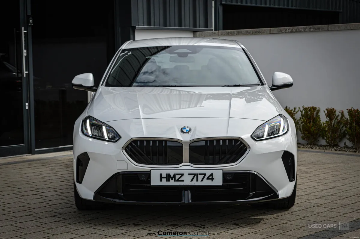 BMW 1-Series HATCHBACK - Image 5