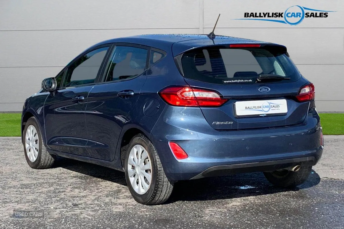 Ford Fiesta 1.1 Ti-VCT 75PS Trend in Chrome Blue w - Image 2
