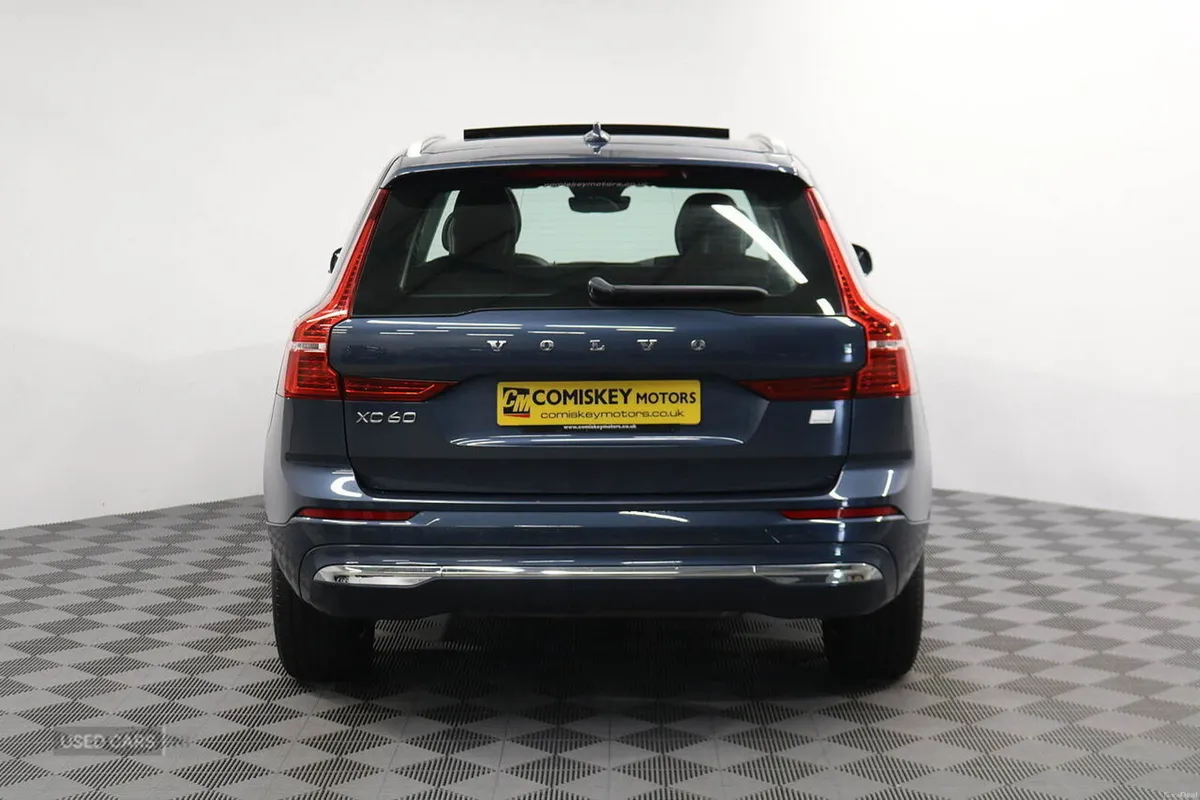 Volvo XC60 h T6 Core - Image 5