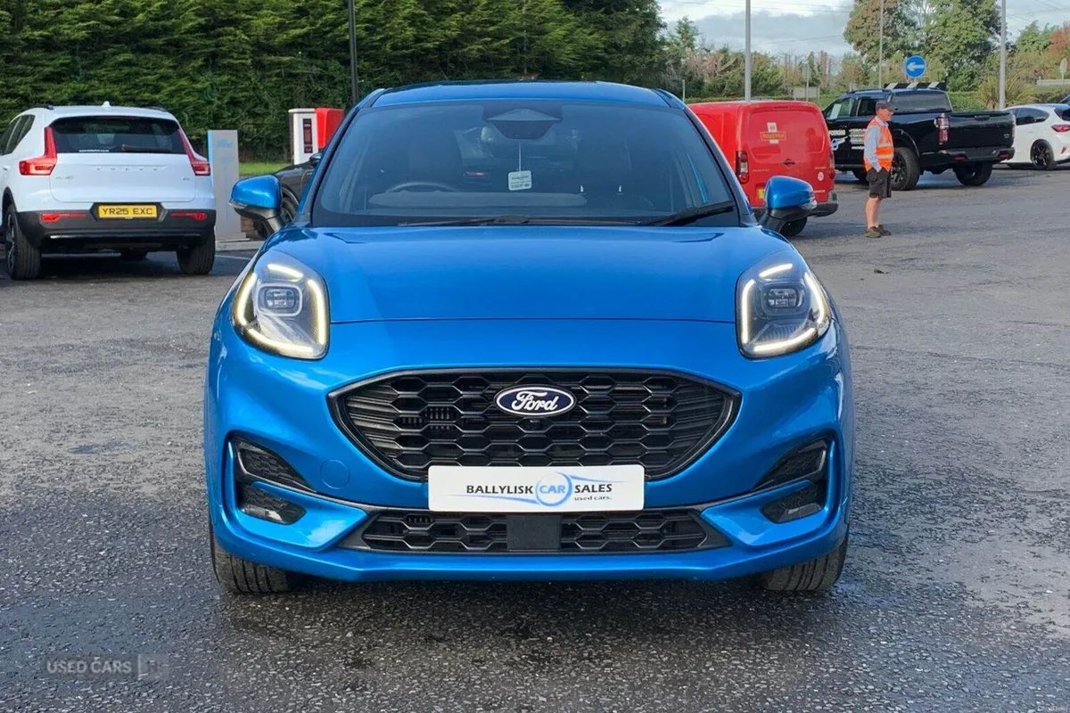 Ford Puma 1.0T 155PS ST-Line X Auto in Digital Aqu - Image 4