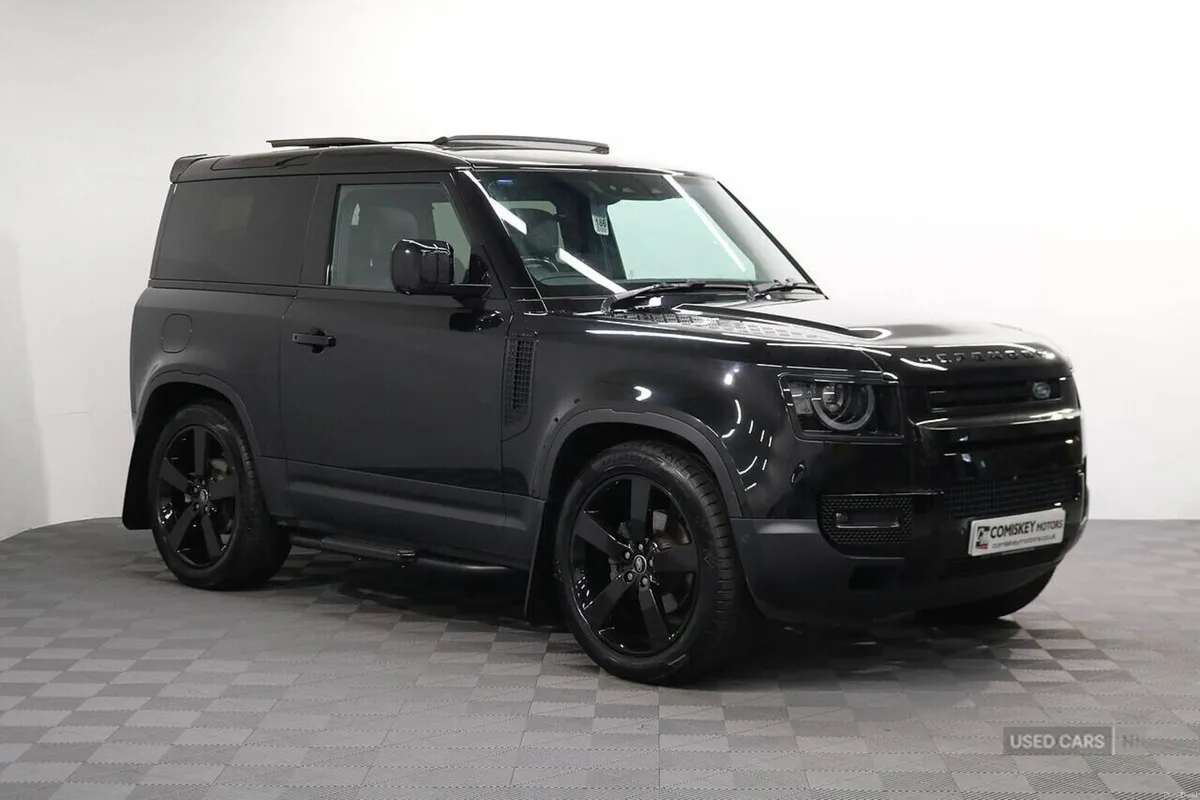 Land Rover Defender 90 D250 MHEV HSE - Image 1