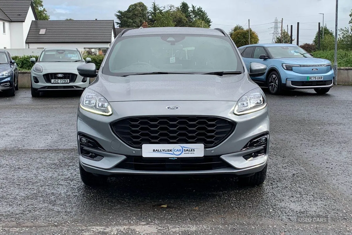 Ford Kuga 2.5 PHEV 225PS ST-Line in Solar Silver w - Image 4