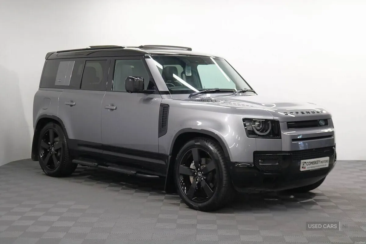 Land Rover Defender 110 D300 MHEV X-Dynamic SE - Image 1