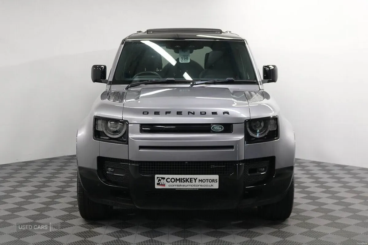 Land Rover Defender 110 D300 MHEV X-Dynamic SE - Image 2