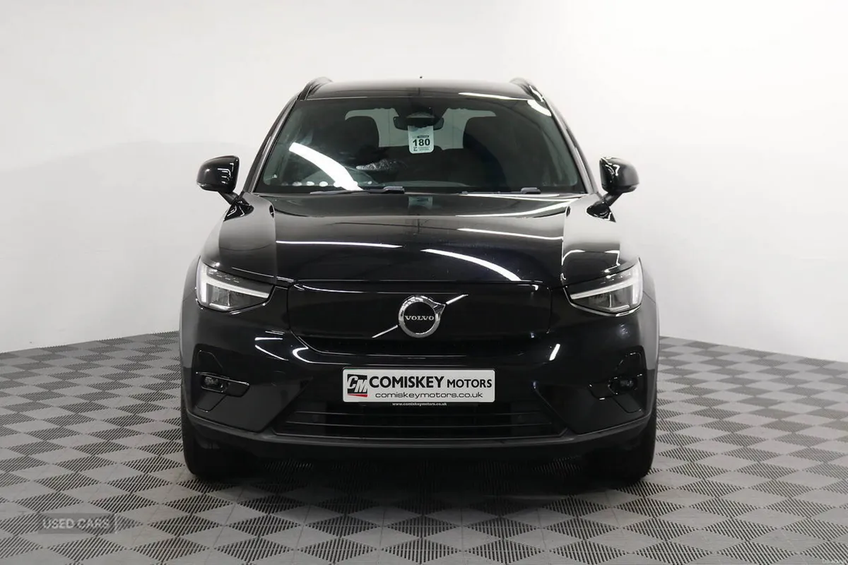 Volvo XC40 Plus - Image 2