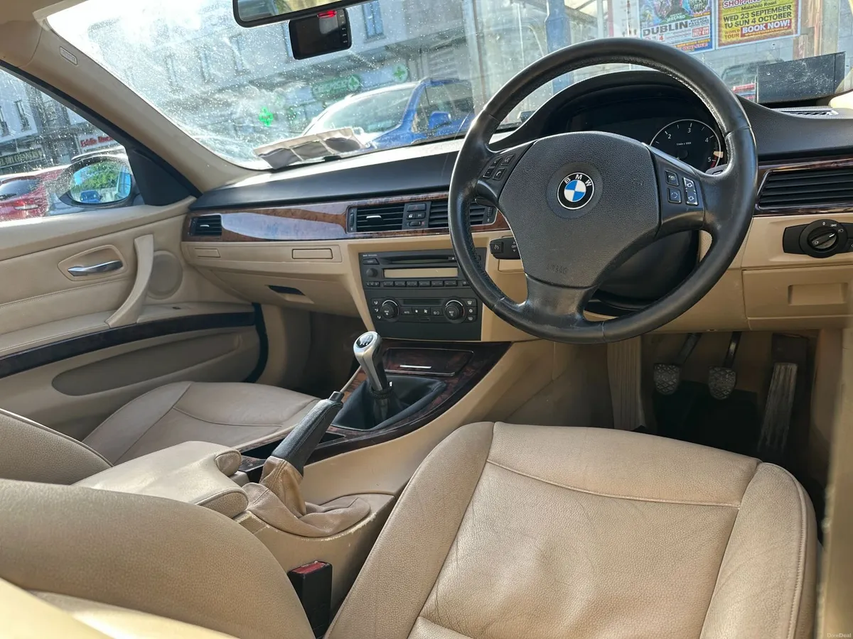 BMW 320d 2.0 Diesel–2006–Manual–Leather Interior - Image 5