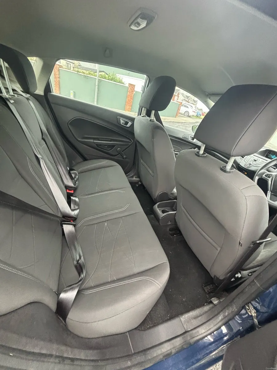 Ford fiesta - Image 6