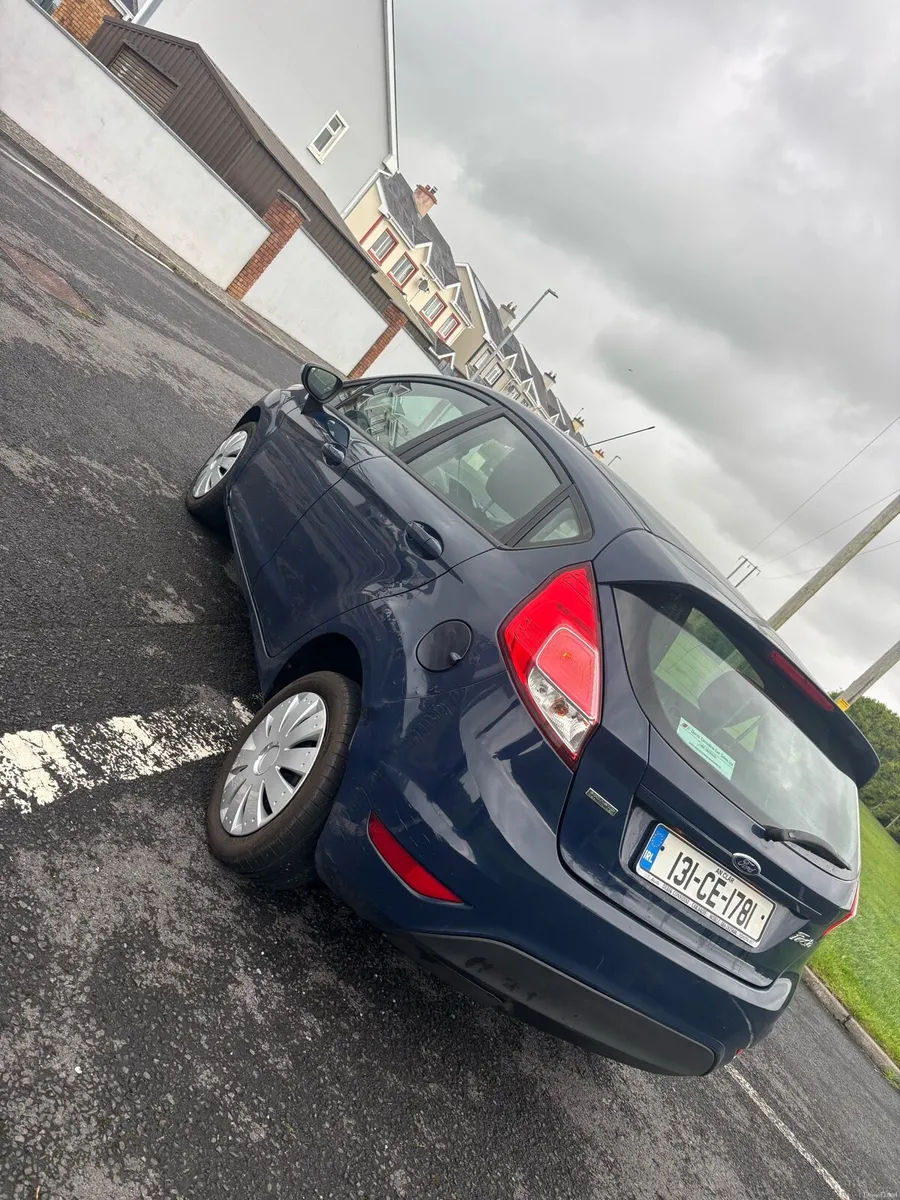Ford fiesta - Image 4
