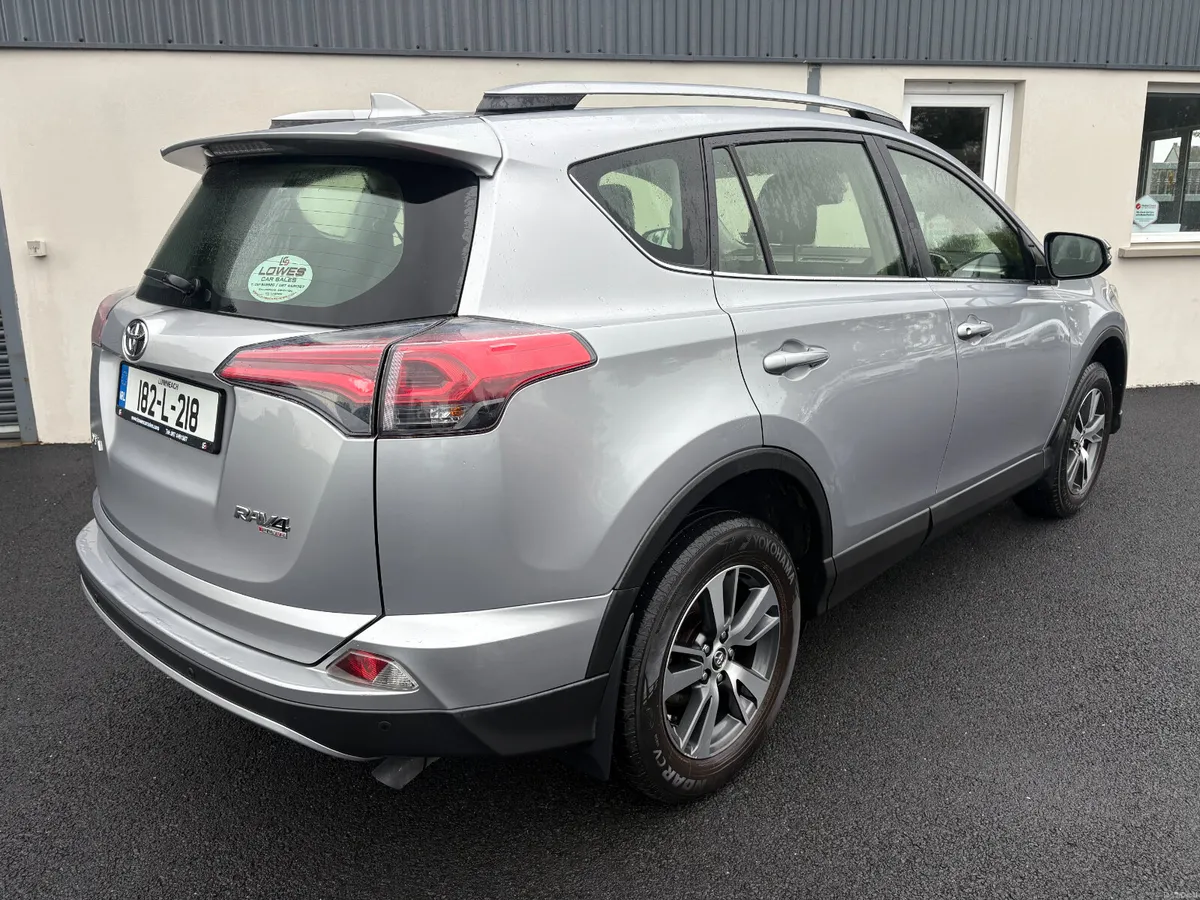 182 Toyota Rav 4 Luna Sport 2.0 D4D - Image 4