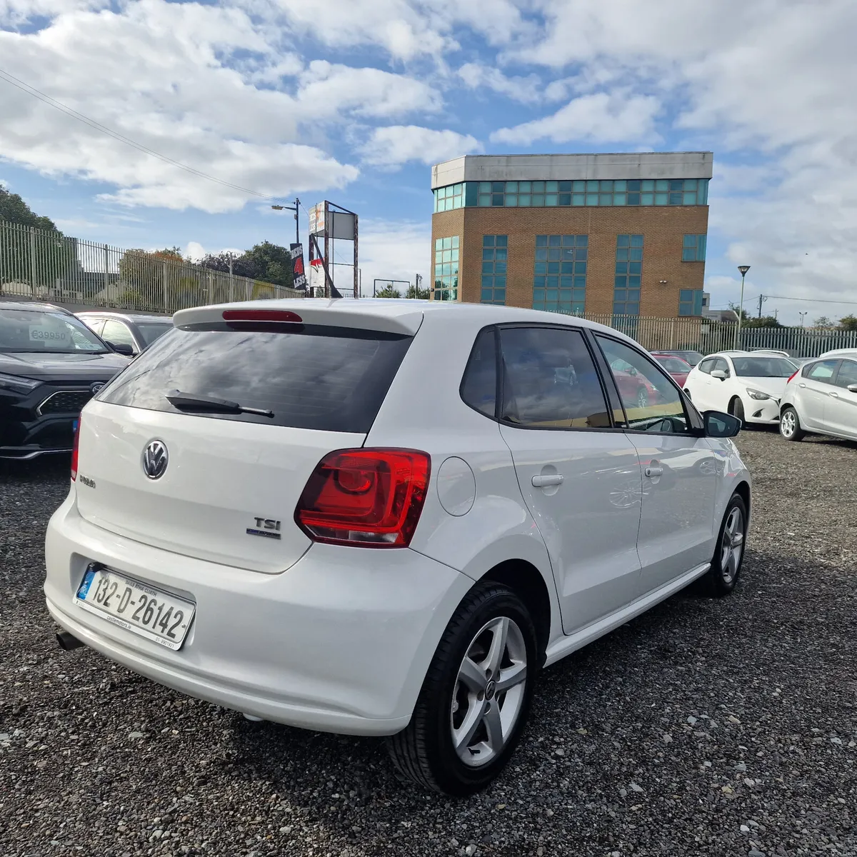 Volkswagen Polo 2013 Automatic - Image 3