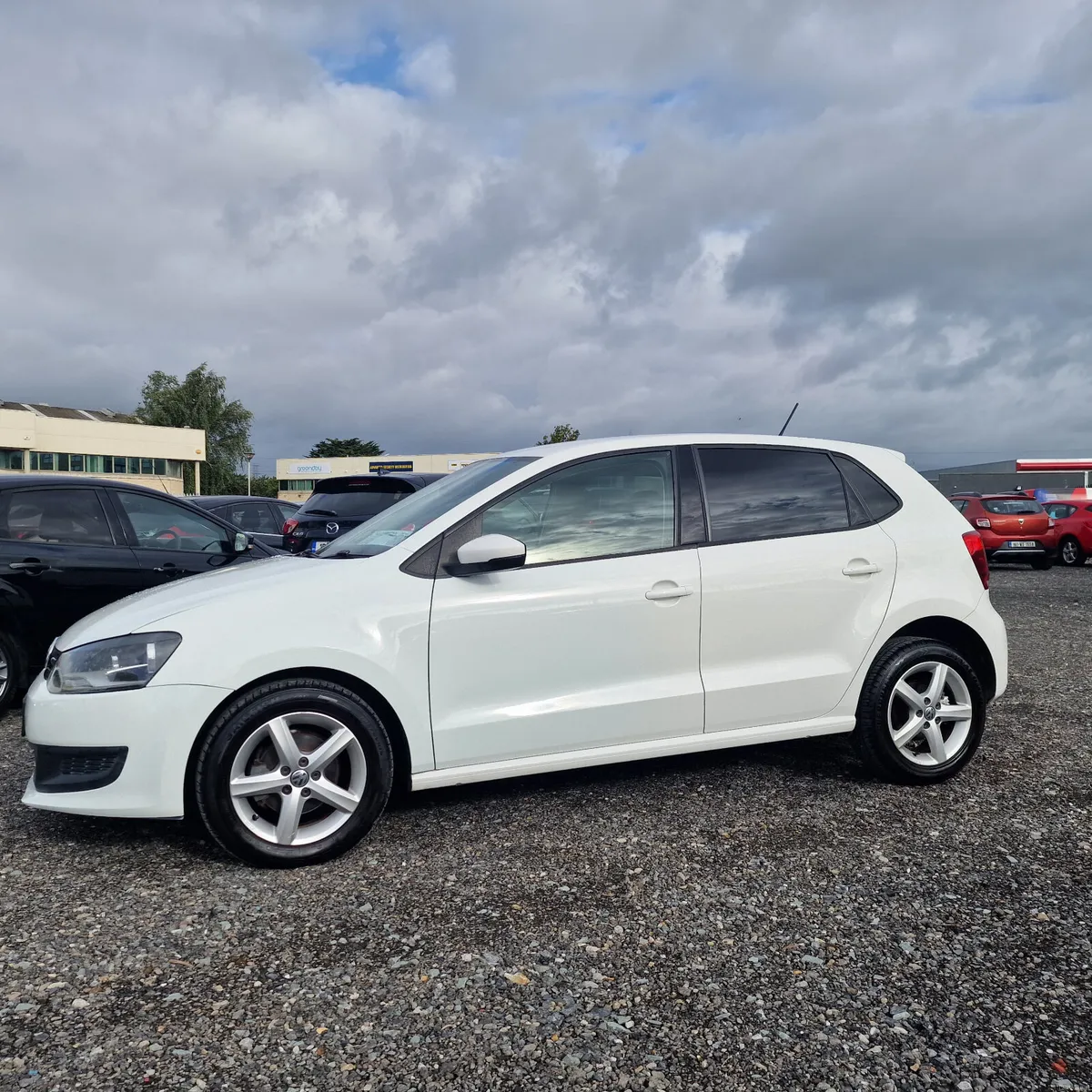 Volkswagen Polo 2013 Automatic - Image 6