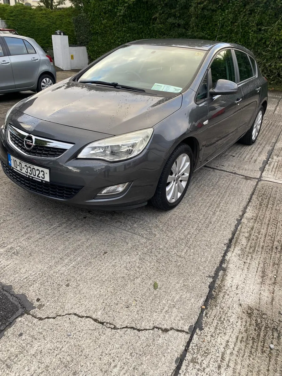 Opel Astra, 1.4 Petrol, 57K, NctD 01/27, 2010 - Image 1