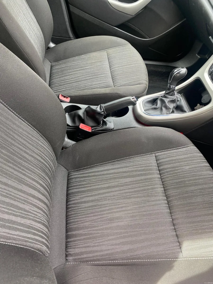 Opel Astra, 1.4 Petrol, 57K, NctD 01/27, 2010 - Image 5
