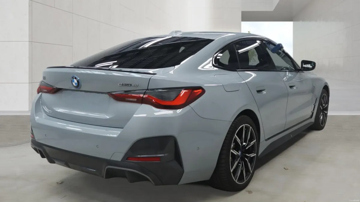 222 BMW i4 eDrive40 M Sport Pro – Harman Kardon - Image 3