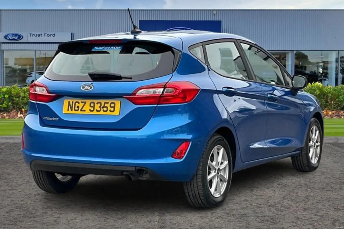 Ford Fiesta 1.1 Ti-VCT Zetec Hatchback 5dr Petrol - Image 4