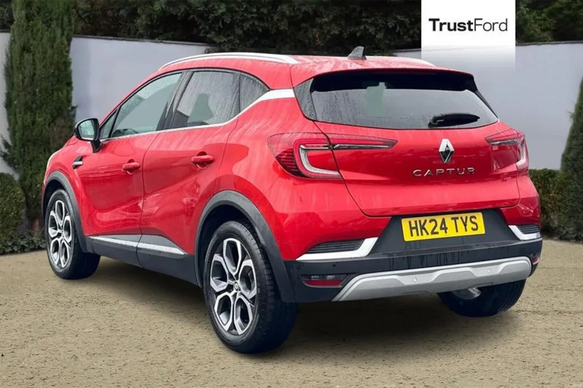 Renault Captur 1.0 TCE 90 Techno 5dr - Image 2