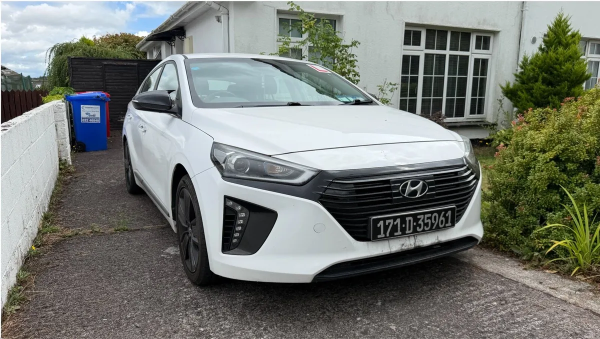2017 Hyundai IONQ Hybrid Auto NCT 05/27 TAX 04/27 - Image 1