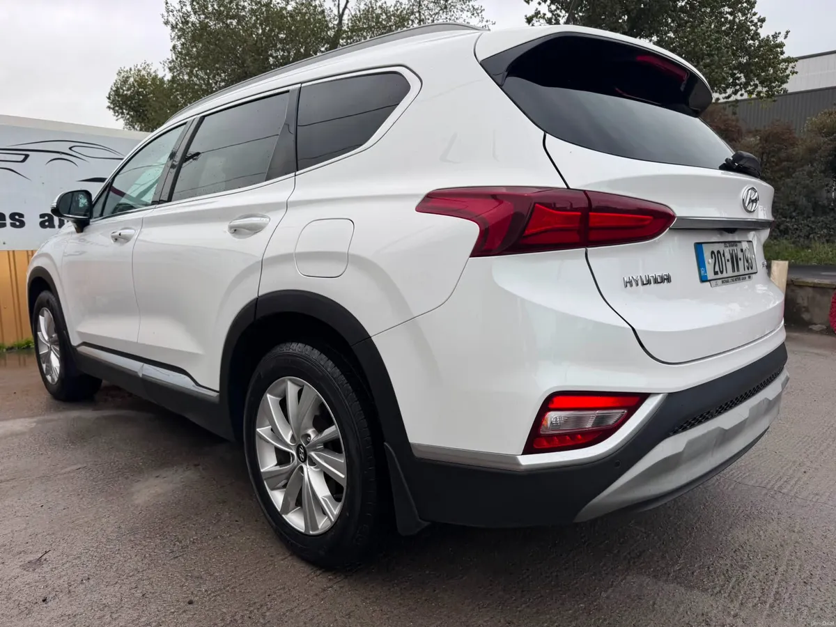 2020 Hyundai Santa Fe 2.2 CRDi 4WD Auto Executive - Image 4