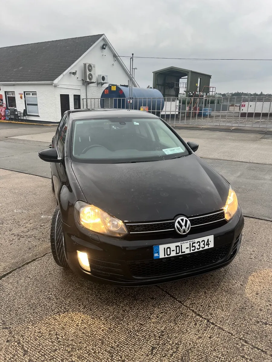 Volkswagen Golf 2010 - Image 2