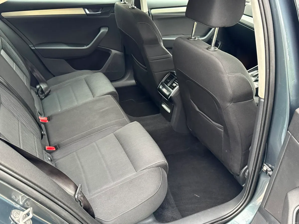 Skoda Superb Auto - Image 5