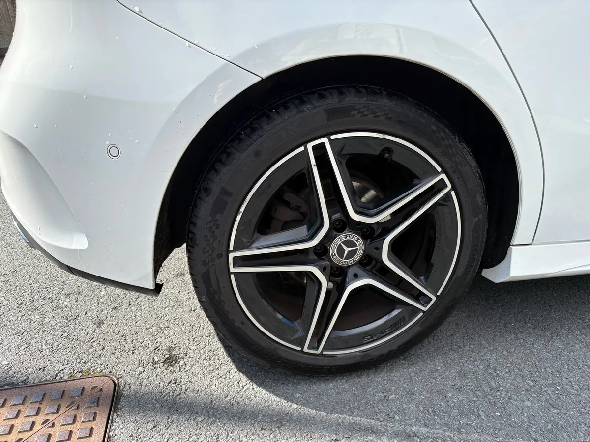 Mercedes  - A180D AMG - Image 4