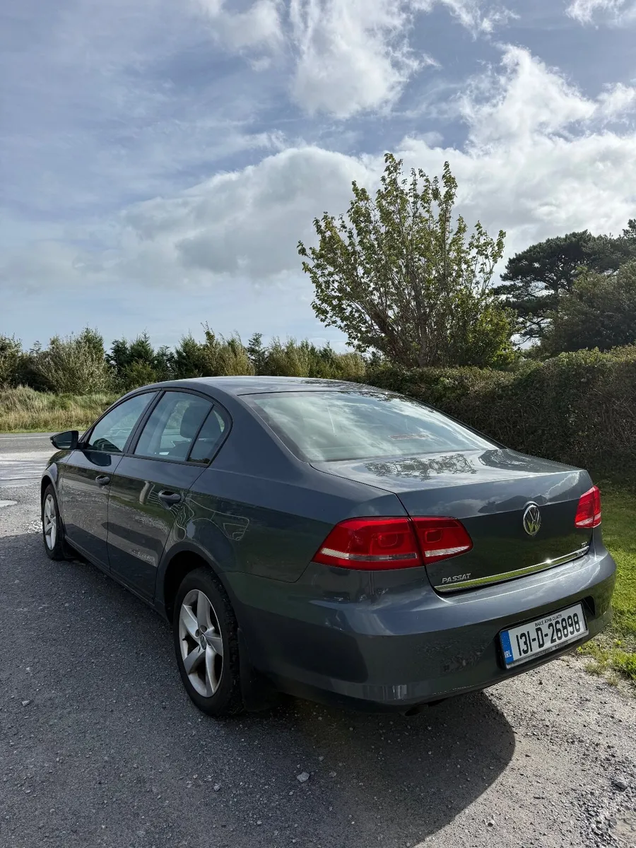 Volkswagen Passat 2013 - Image 2
