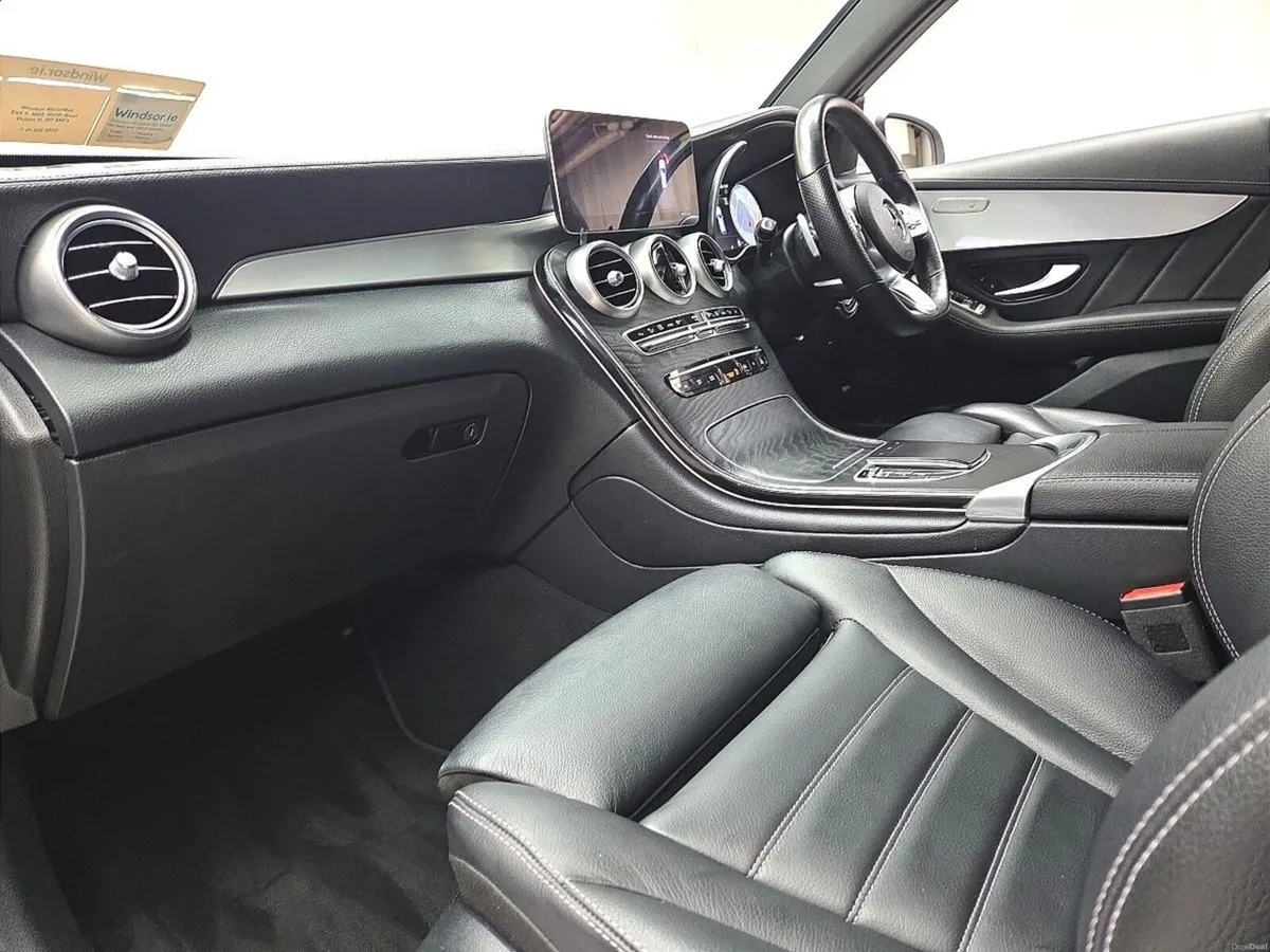 Mercedes-Benz GLC 300de AMG Line Premium 4matic - Image 4