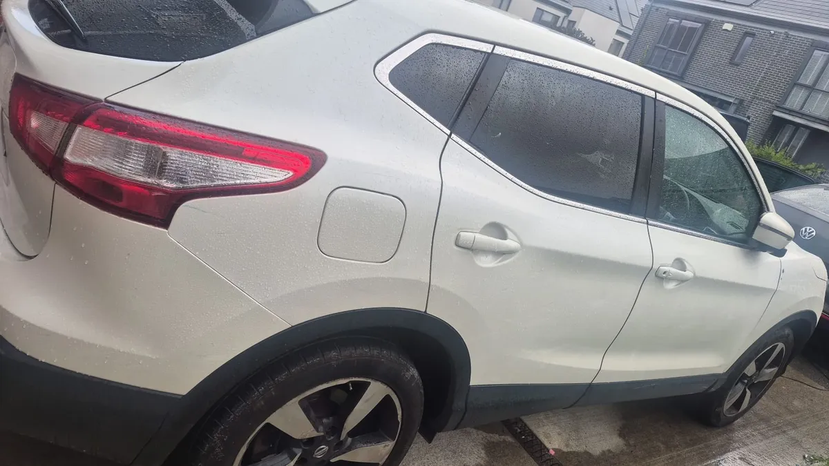Nissan Qashqai 2015 - Image 3