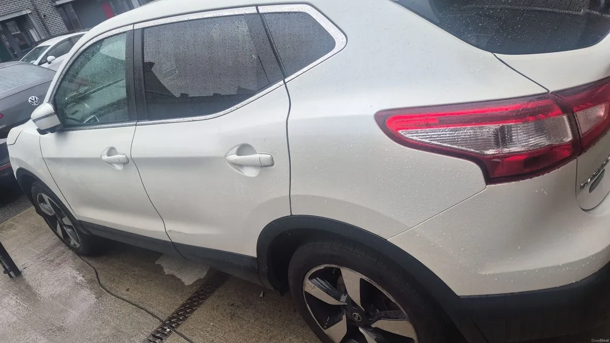 Nissan Qashqai 2015 - Image 5