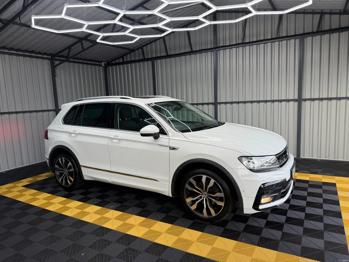 VW Tiguan 2019 R-Line Manual Pan Roof!! - Image 2