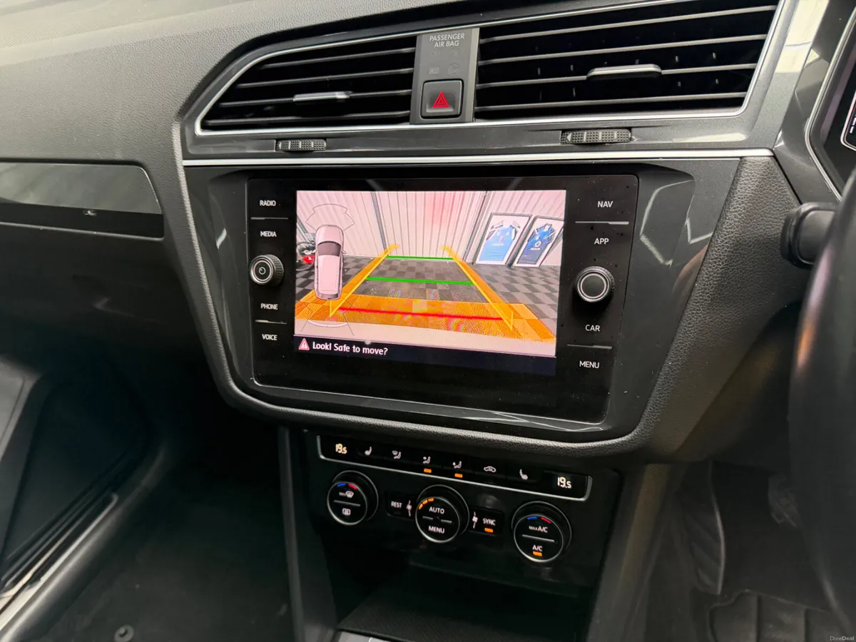 VW Tiguan 2019 R-Line Manual Pan Roof!! - Image 6