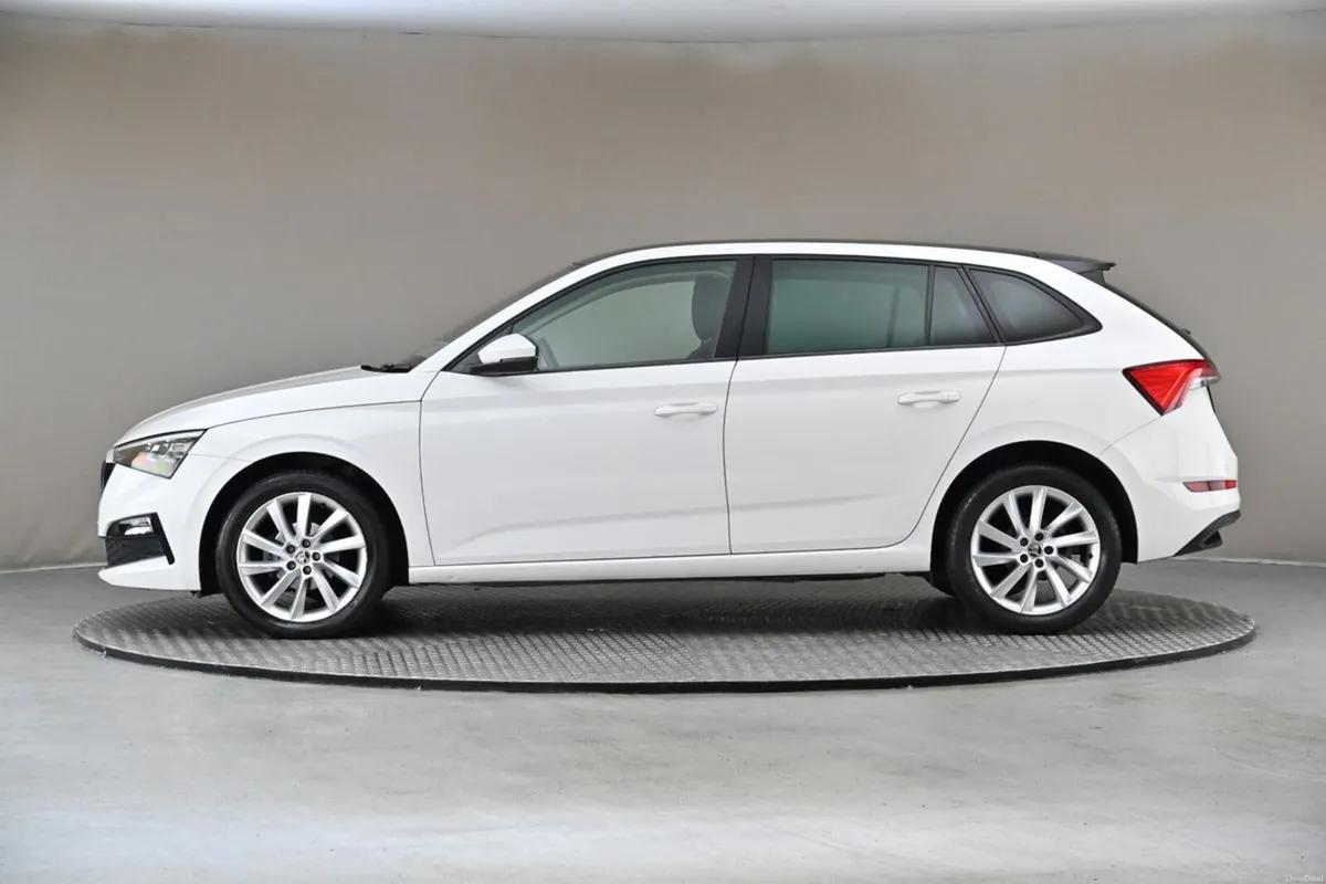 Skoda Scala 1.0TSI STYLE 6SPD **GLASS ROOF** - Image 5