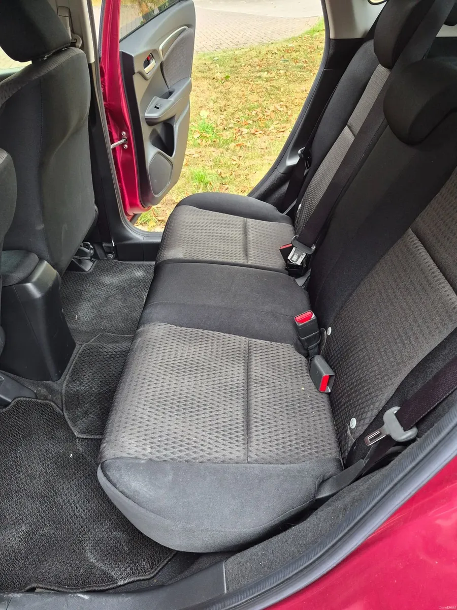 Honda Fit 2018-2 - Image 6