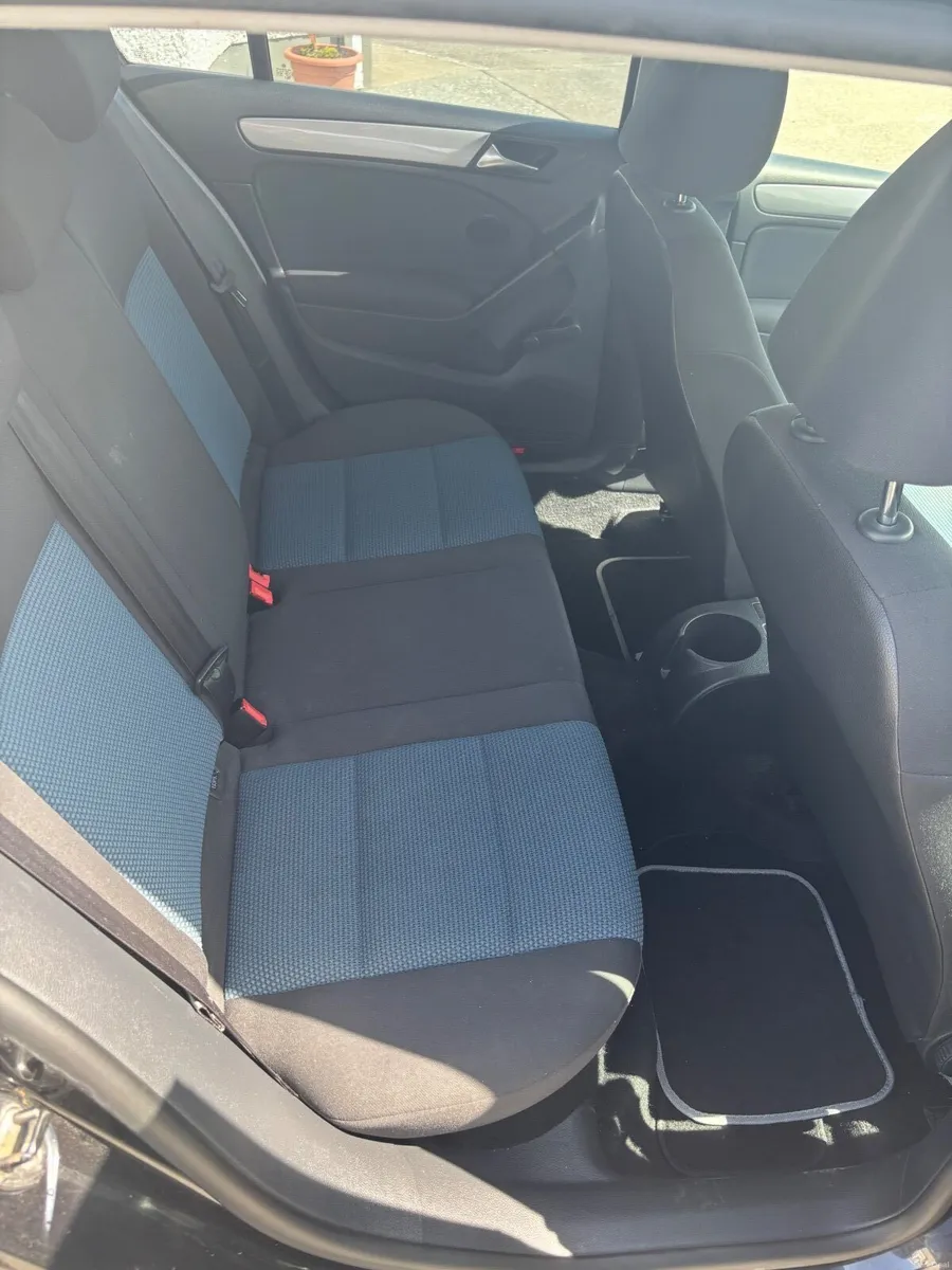 Volkswagen Golf 2012 - Image 2