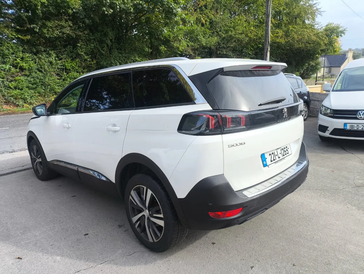 Peugeot 5008 2022 allure low klms - Image 6